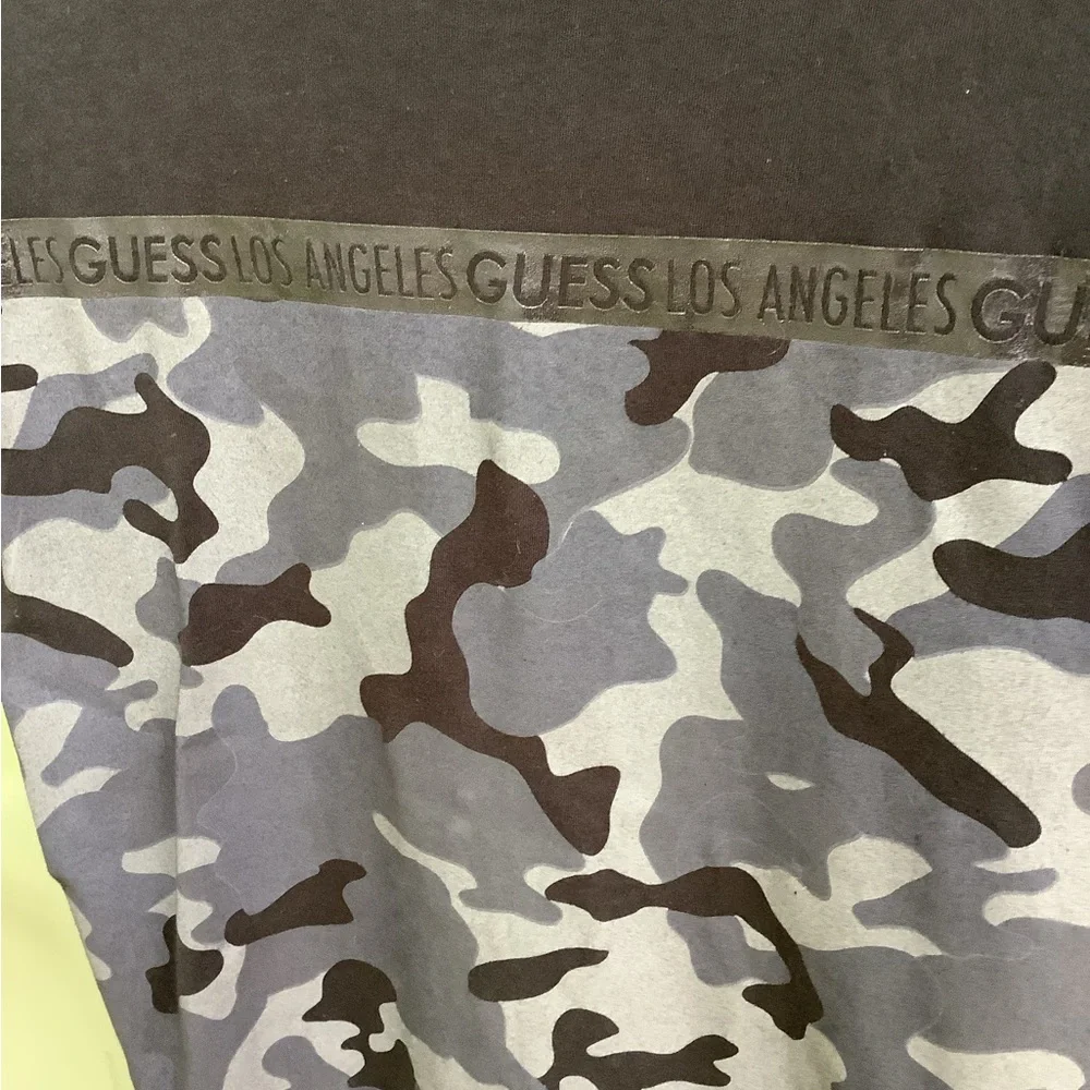 Guess T-Shirt - Picture 2 of 4
